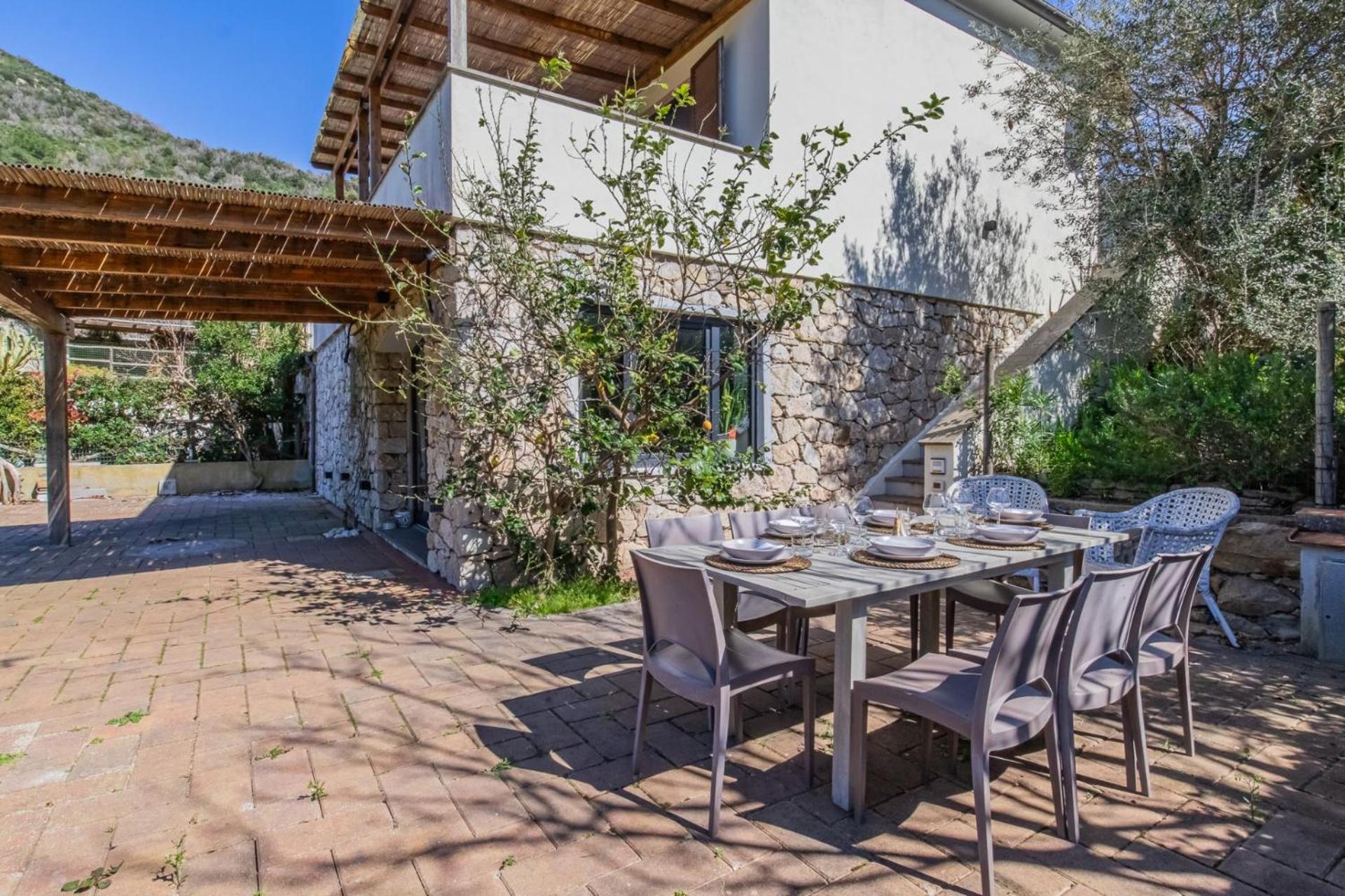 Villa Acquasalata Nisporto Exteriör bild
